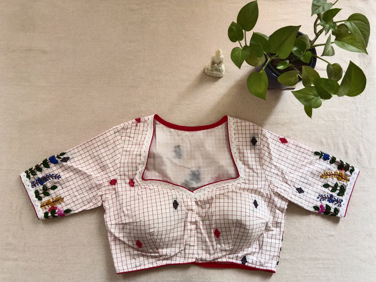 Cotton Multicolour Embroidery Half-Sleeve Padded Blouse