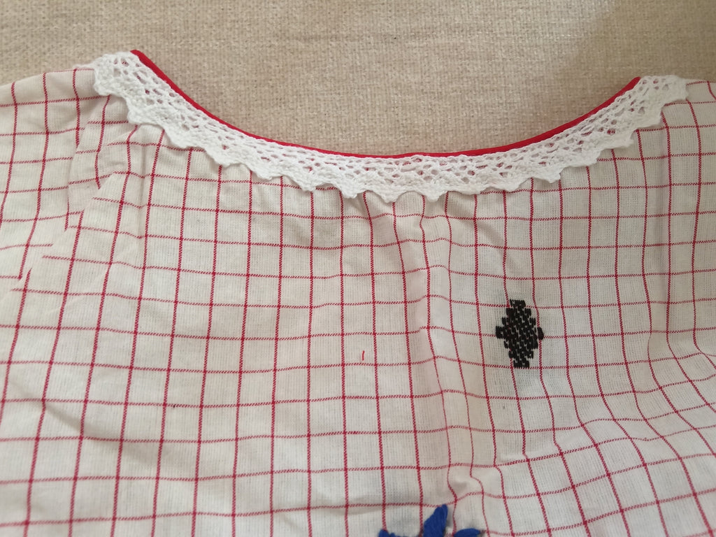 Cotton Multicolour Embroidery Half-Sleeve Padded Blouse