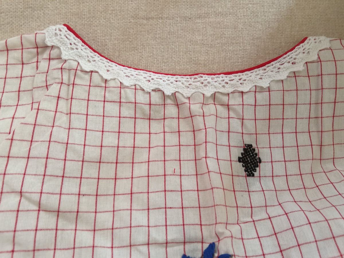 Cotton Multicolour Embroidery Half-Sleeve Padded Blouse